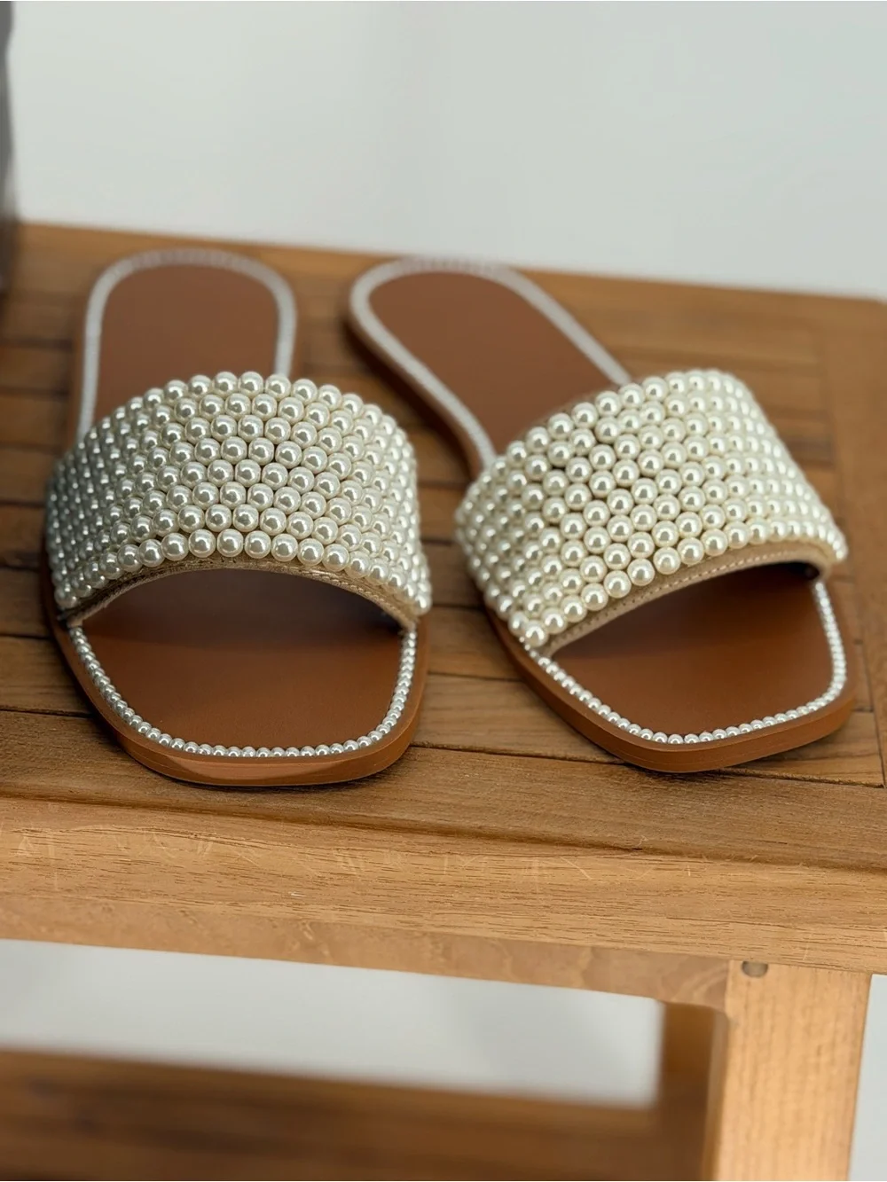 New INC PELLEF Women’s Pearl-Embellished Slide Sandals in Cream size 9.5M